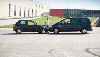 komunikacja, wypadek samochodowy, apteczka samochodowa, współpraca w grupie